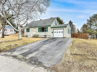 53 Hutchinson Dr, Augusta, ME 04330
