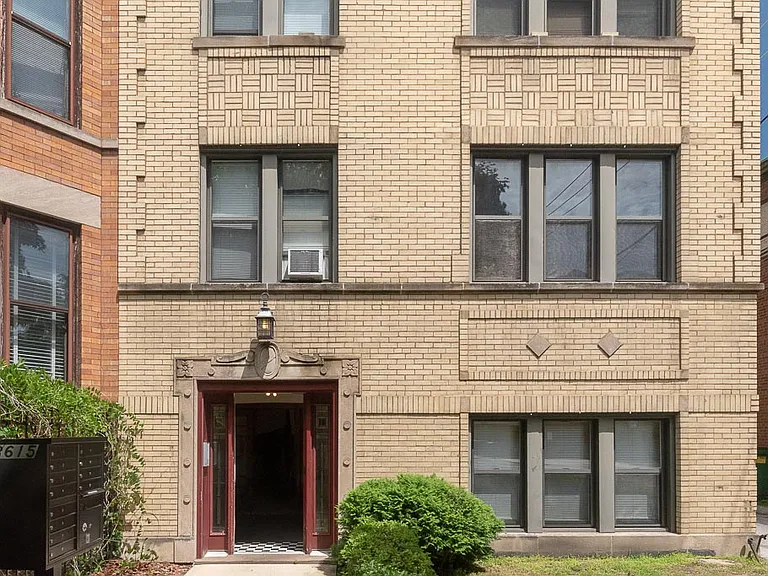 3615 N Paulina St #B3 — Photo 1
