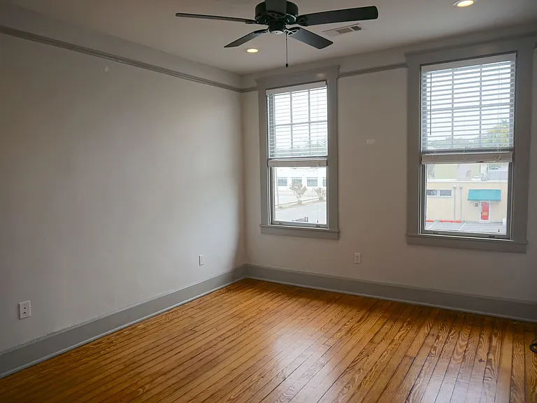 2411 Habersham Melrose — Photo 8