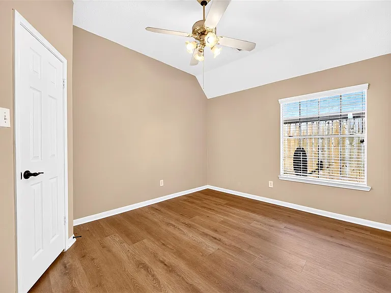 17414 Erin Way Ct — Photo 35
