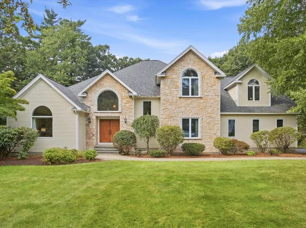 48 Colonel Daniels Drive, Bedford, NH 03110