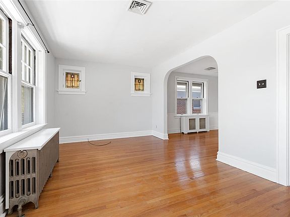 3rd image of 5935 Coronado Ave