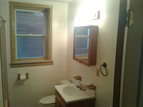 3rd image of 3420 Lawn Ave APT A