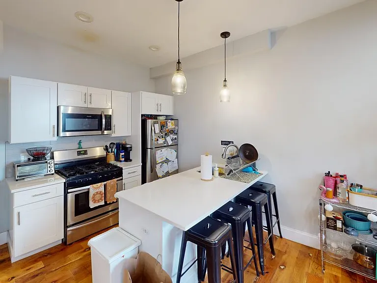 224 Lexington St #2 — Photo 2