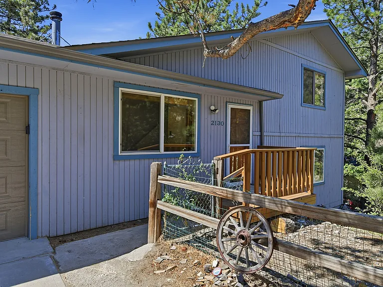 2130 Flat Iron Dr — Photo 2