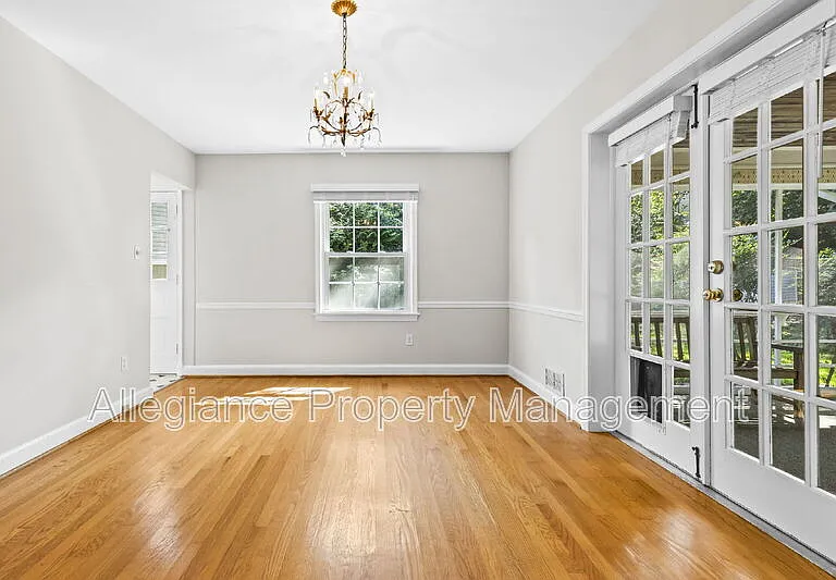 3548 N Valley St — Photo 18