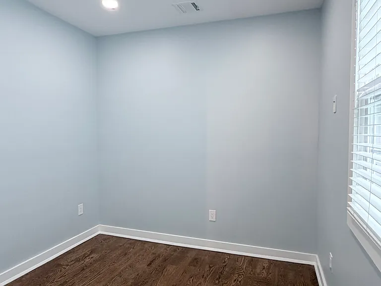 8 Essex St #2 — Photo 9