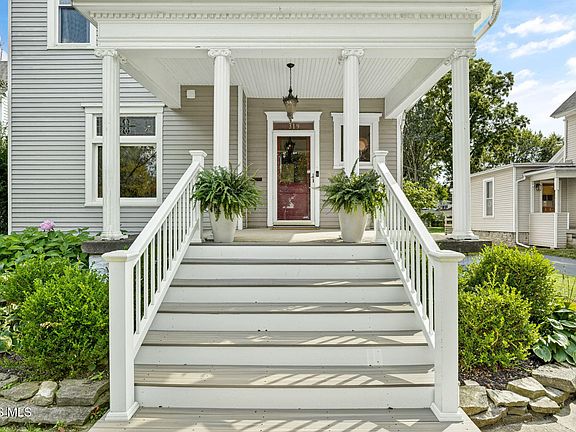 4th image of 319 Hancock St