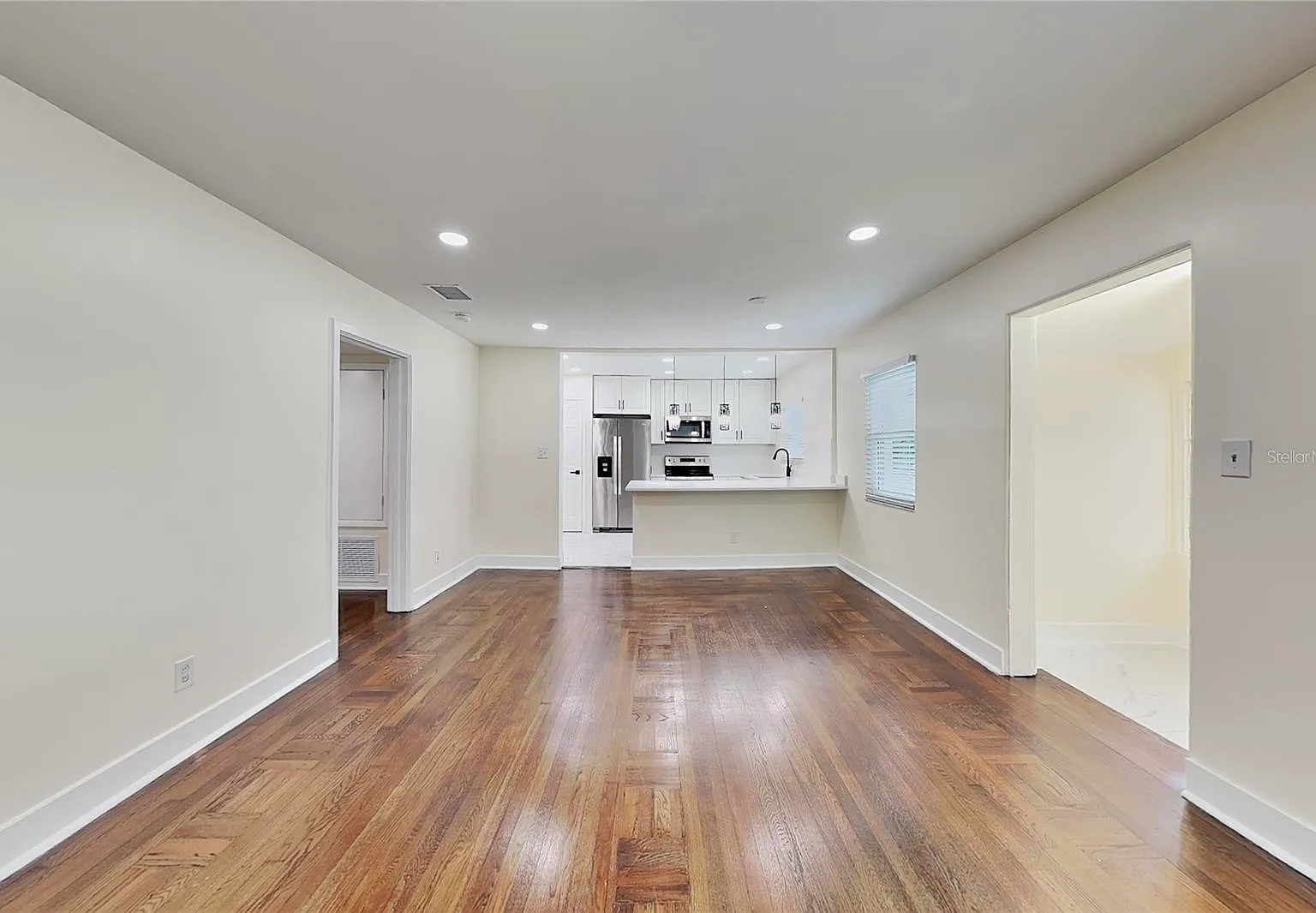 2 bed, 940 sqft, $2,050 — Photo 3