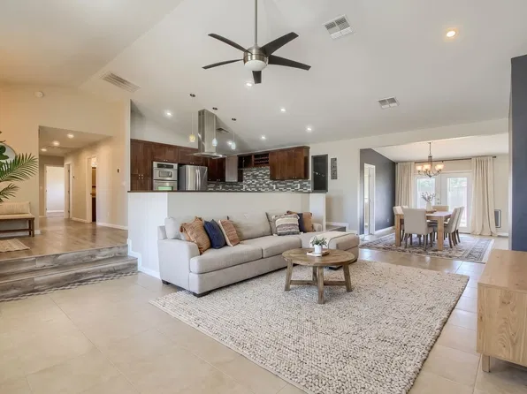 2618 E Sweetwater Ave, Phoenix, AZ 85032