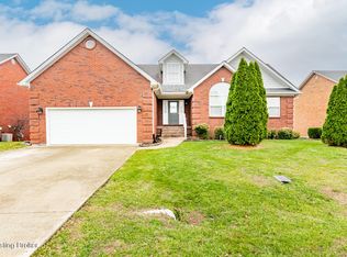102 Rolling Hills Dr, Bardstown, KY 40004