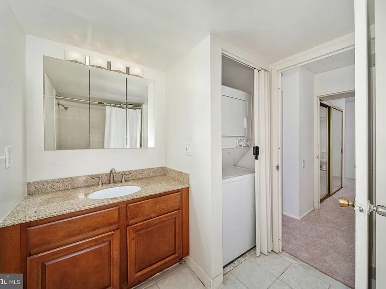1420 Locust St #11D — Photo 9