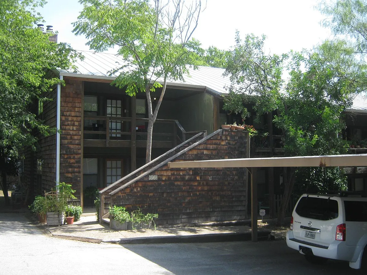 Building Photo - 415 Albany St #F