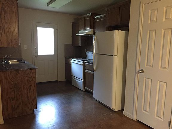 4th image of 110 Surrey Ln #100A