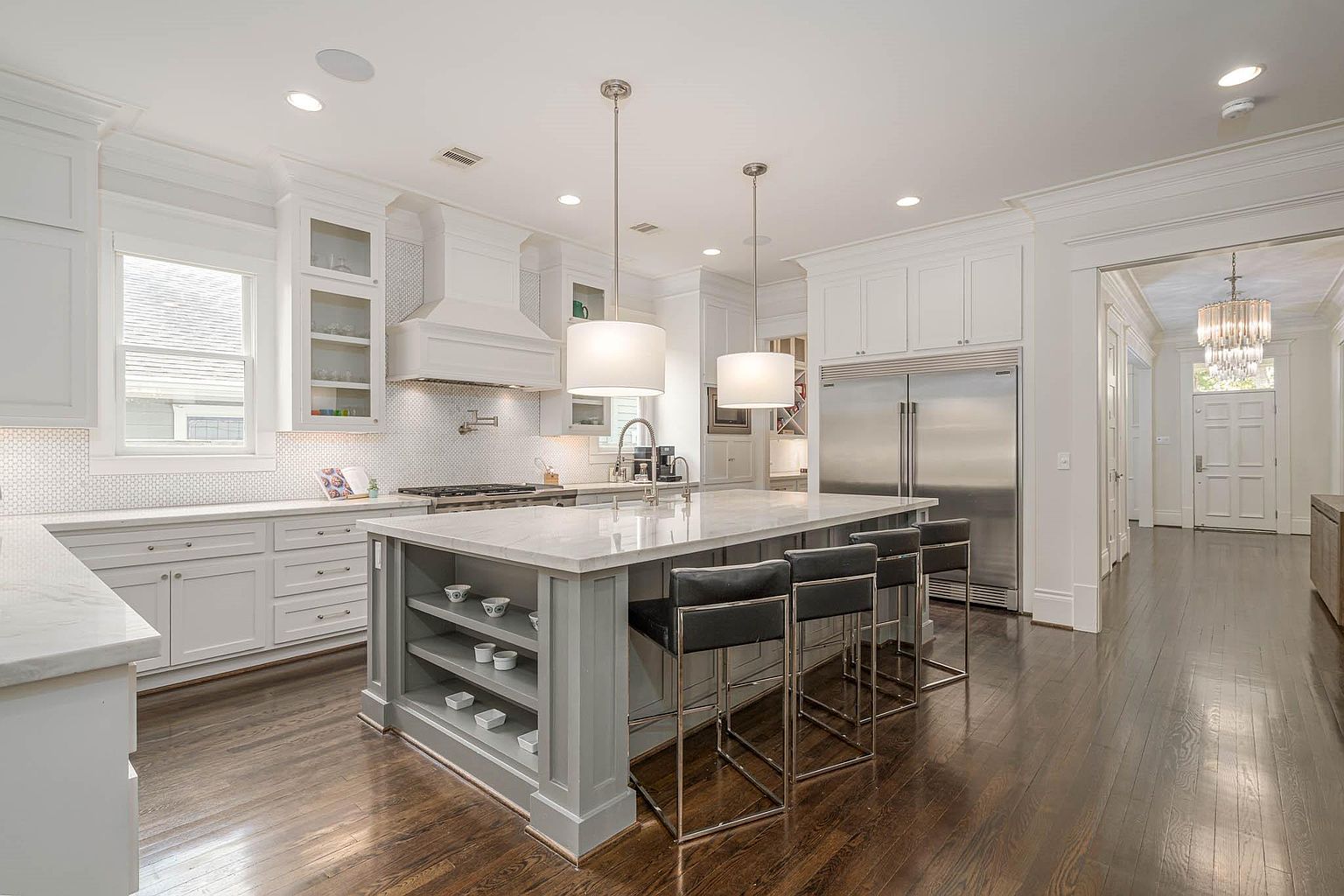 Property in a prime location with modern interiors