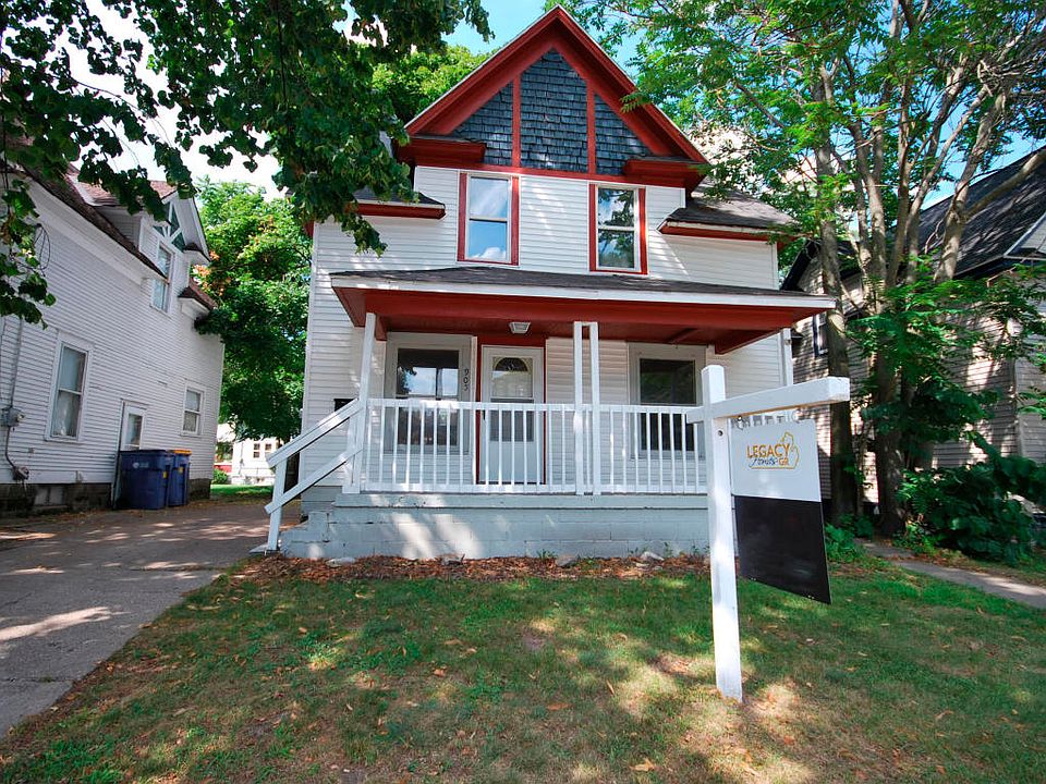 1st image of 905 Oakdale St SE