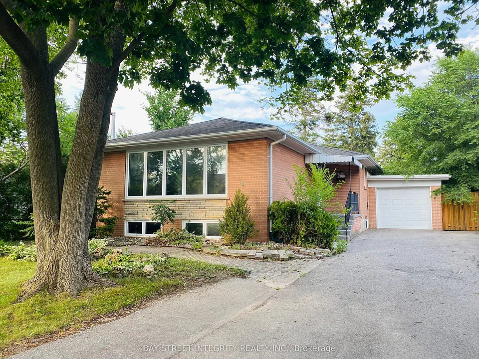 207 Maple Ave