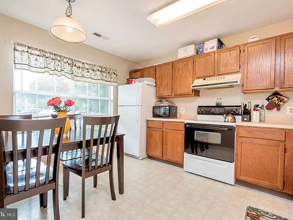 3rd image of 11234 Wedgemere Ct