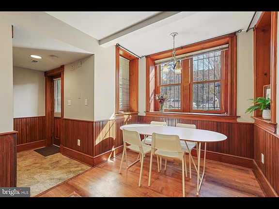 5th image of 642 E Capitol St NE APT 4