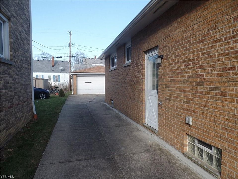 2nd image of 3206 Marioncliff Dr