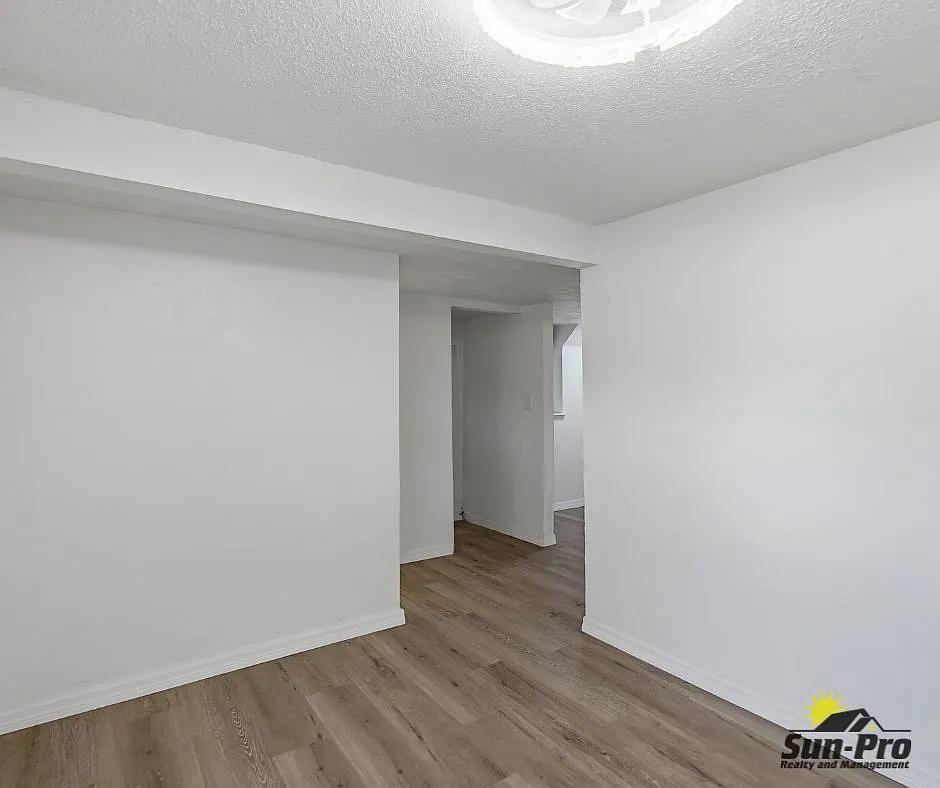 3 bed, 2.0 bath, $1,675 — Photo 3