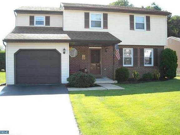 2nd image of 133 Mountain Blvd