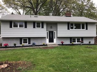 10 Cricket Ct, North Haven, CT 06473