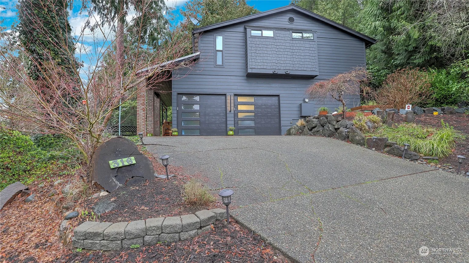 316 207th Avenue NE photo 1