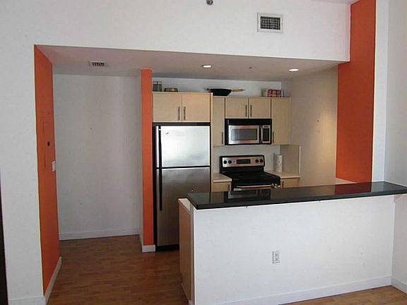 4th image of 2129 Washington Ave APT 206