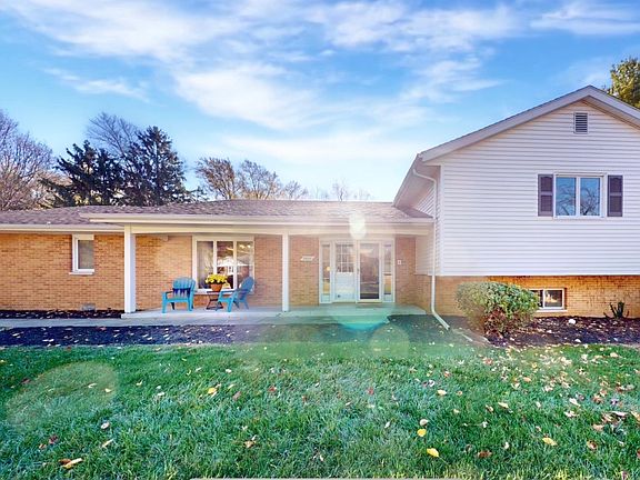 2nd image of 3011 Dorothy Ln