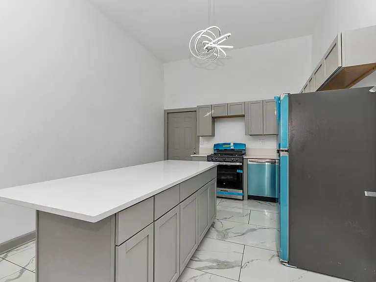 2600 - 2602 W 23rd Street — Photo 8