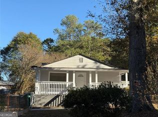 221 Sheppard Pl, Stone Mountain, GA 30083