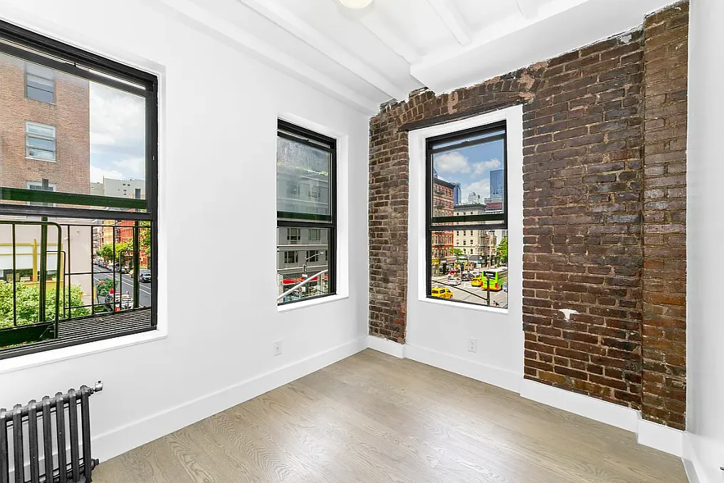 260 West 16th Street — Photo 3