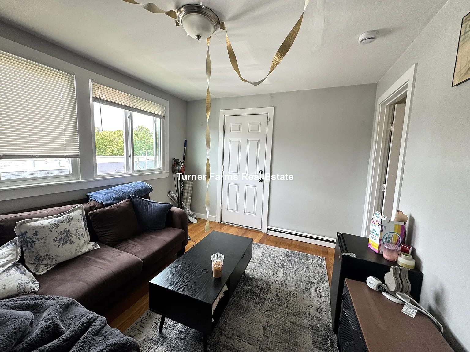 4 bed, 9999 sqft, $3,400 — Photo 1
