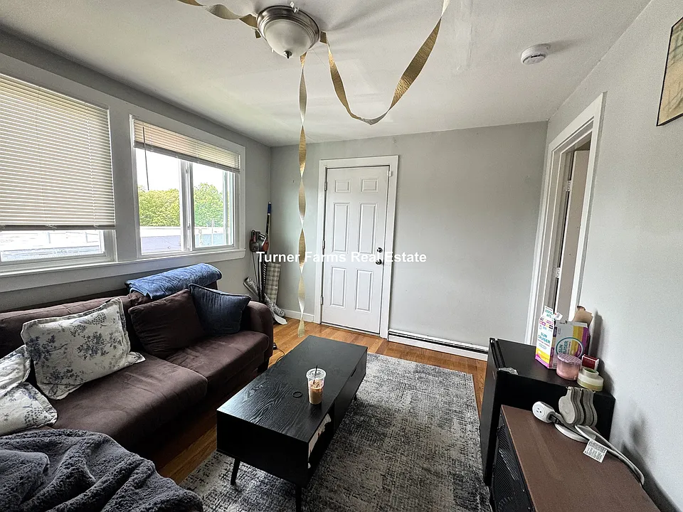 94 E Cottage St #3R
