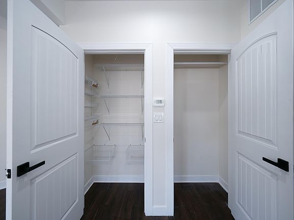 5th image of 149 N Waller Ave #3