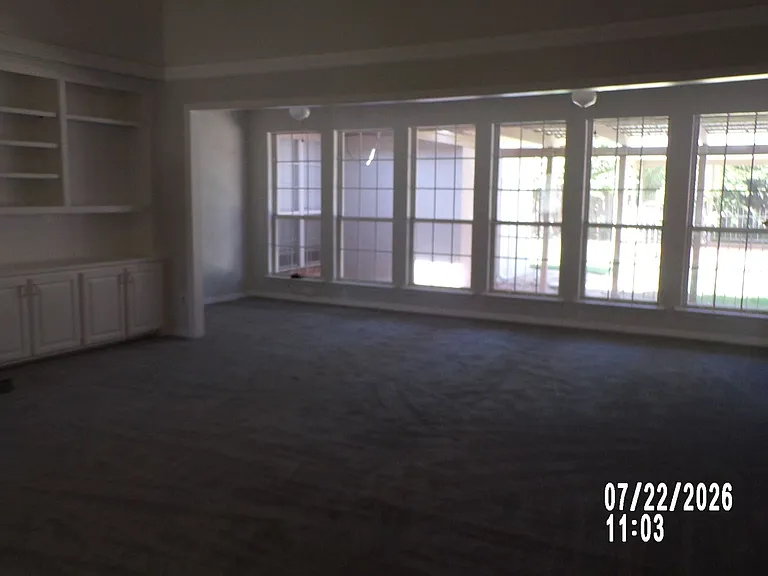 802 NW Seaton Pl — Photo 3