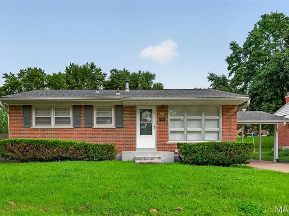 45 Barton Pl, Saint Charles, MO 63301