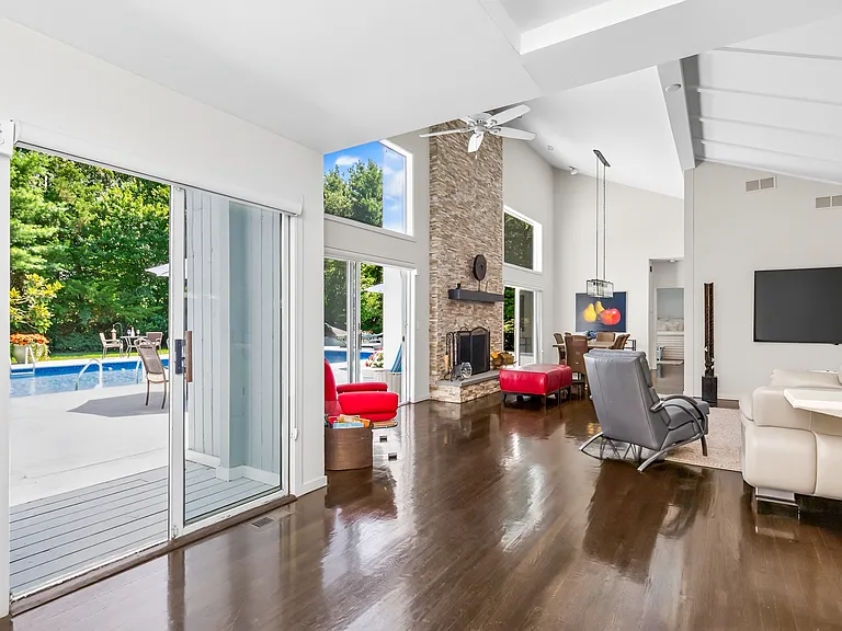 14 Rose Hill Rd — Photo 10
