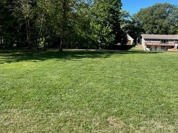 191 Cedar Ln, Petersburg, IL 62675