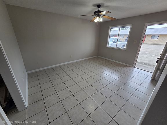 LIVINGROOM /FRONT DOOR