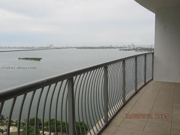 1750 N Bayshore Dr #3005 — Photo 3