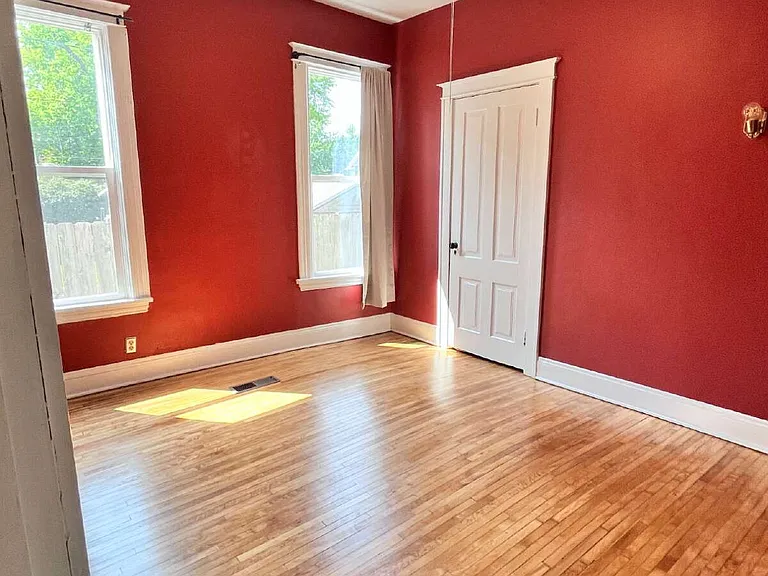 1741 Van Buren Ave — Photo 17