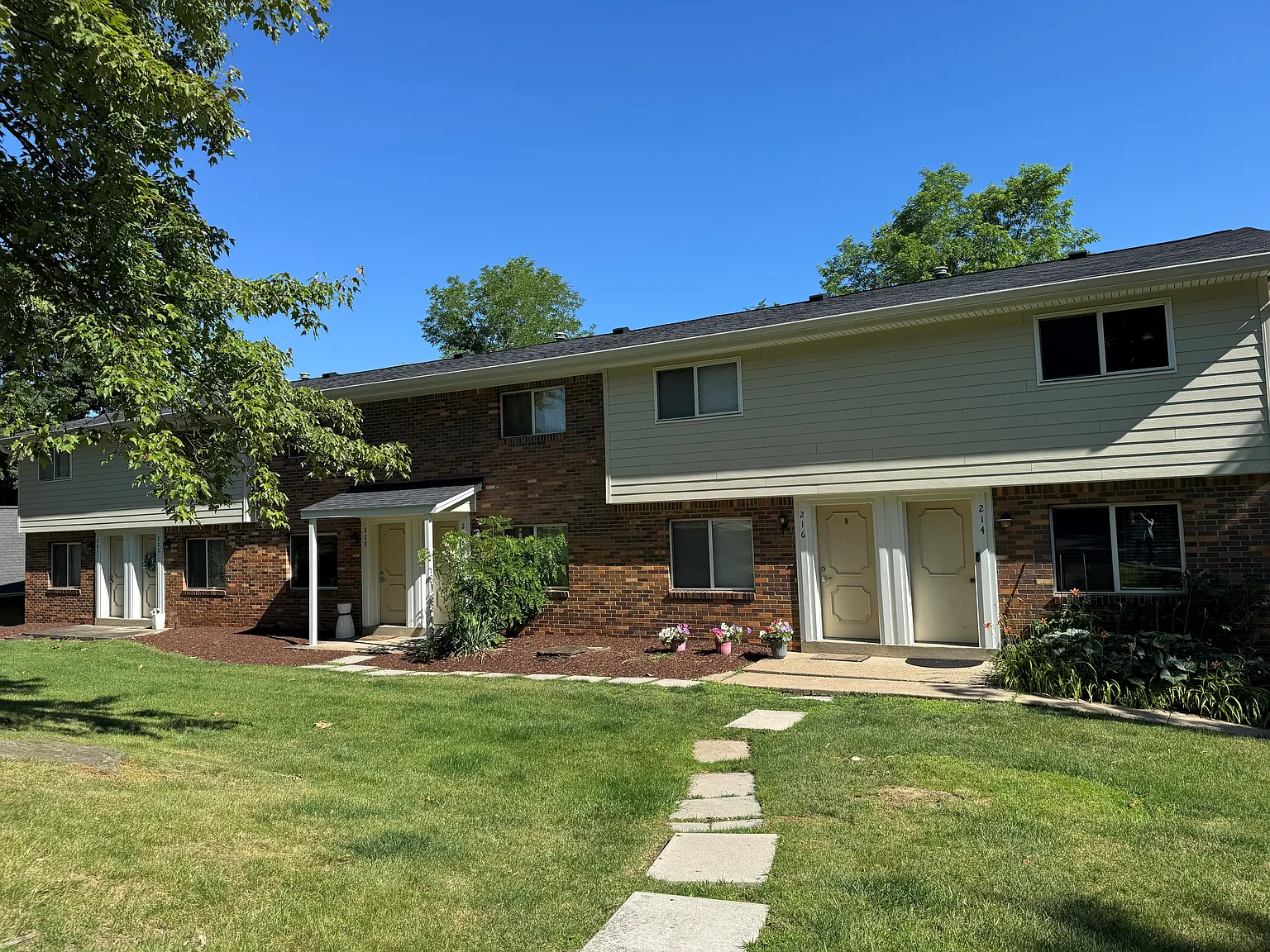 Walnut Ridge Townhomes — Photo 3