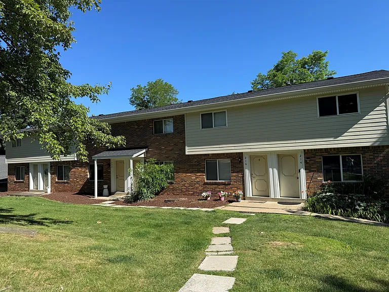 Walnut Ridge Townhomes — Photo 3