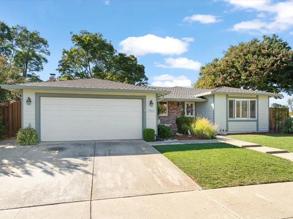 7565 Santa Theresa Dr, Gilroy, CA 95020