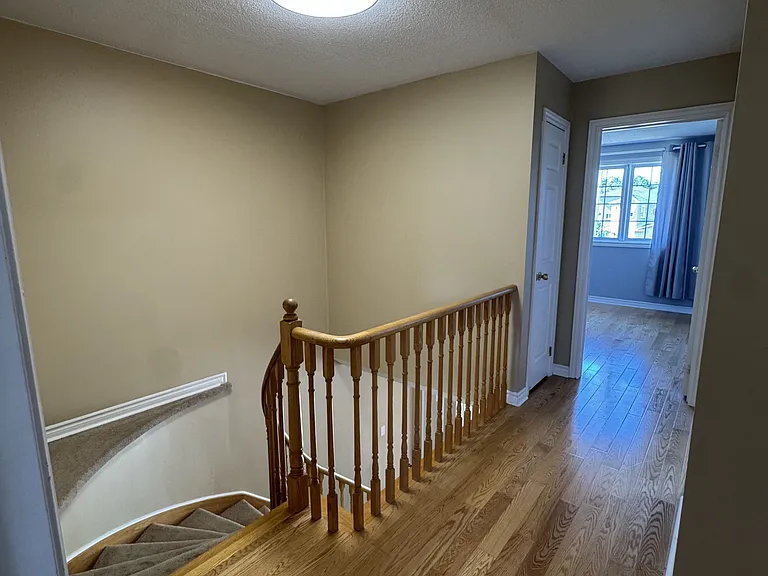 82 Kenwell Cres — Photo 7