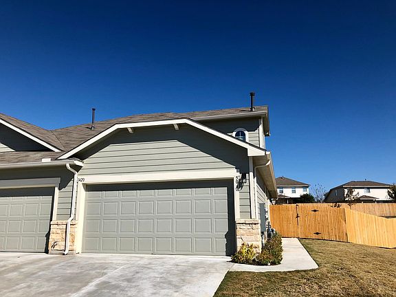 3rd image of 1420 Anhalt Dr