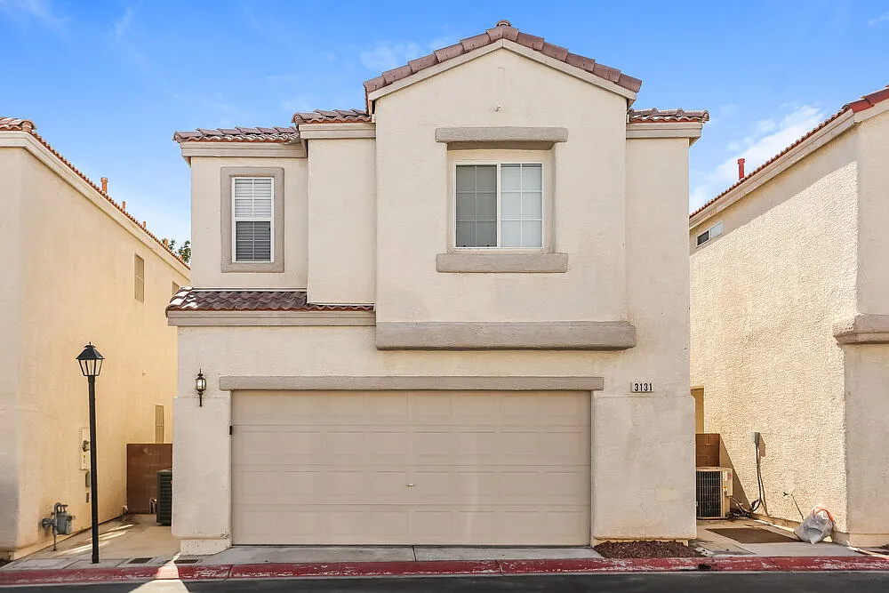 3 bed, 2.5 bath, 1385 sqft, $2,840 — Photo 1