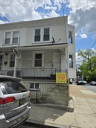 1400 N Lincoln St Photo 1